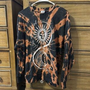 Tie-Dye Graphic Junior’s Sweater